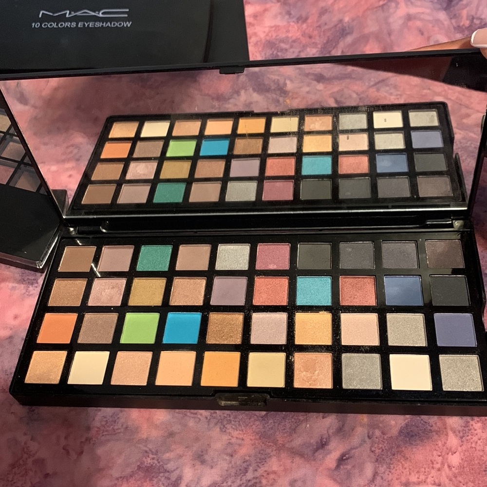 Makeup Bundle - Picture 3 of 5